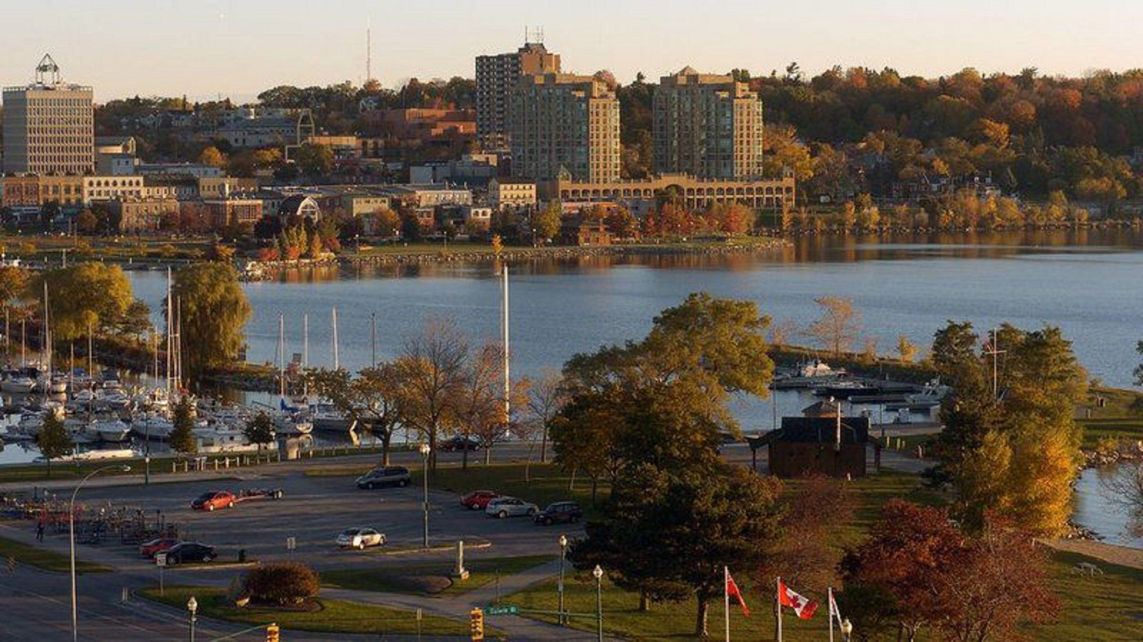 Holiday Inn Express Hotel & Suites Barrie By Ihg Экстерьер фото