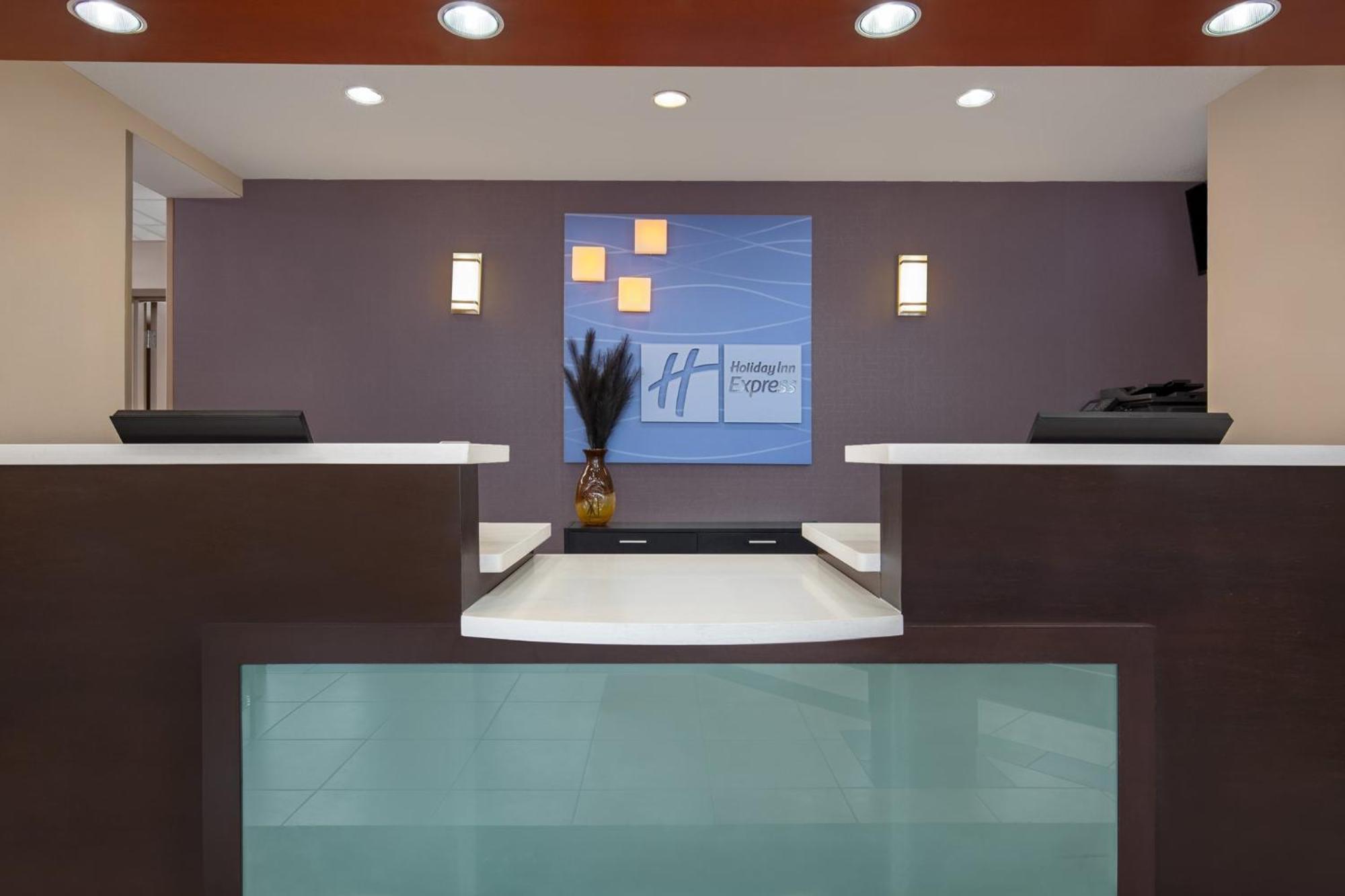 Holiday Inn Express Hotel & Suites Barrie By Ihg Экстерьер фото
