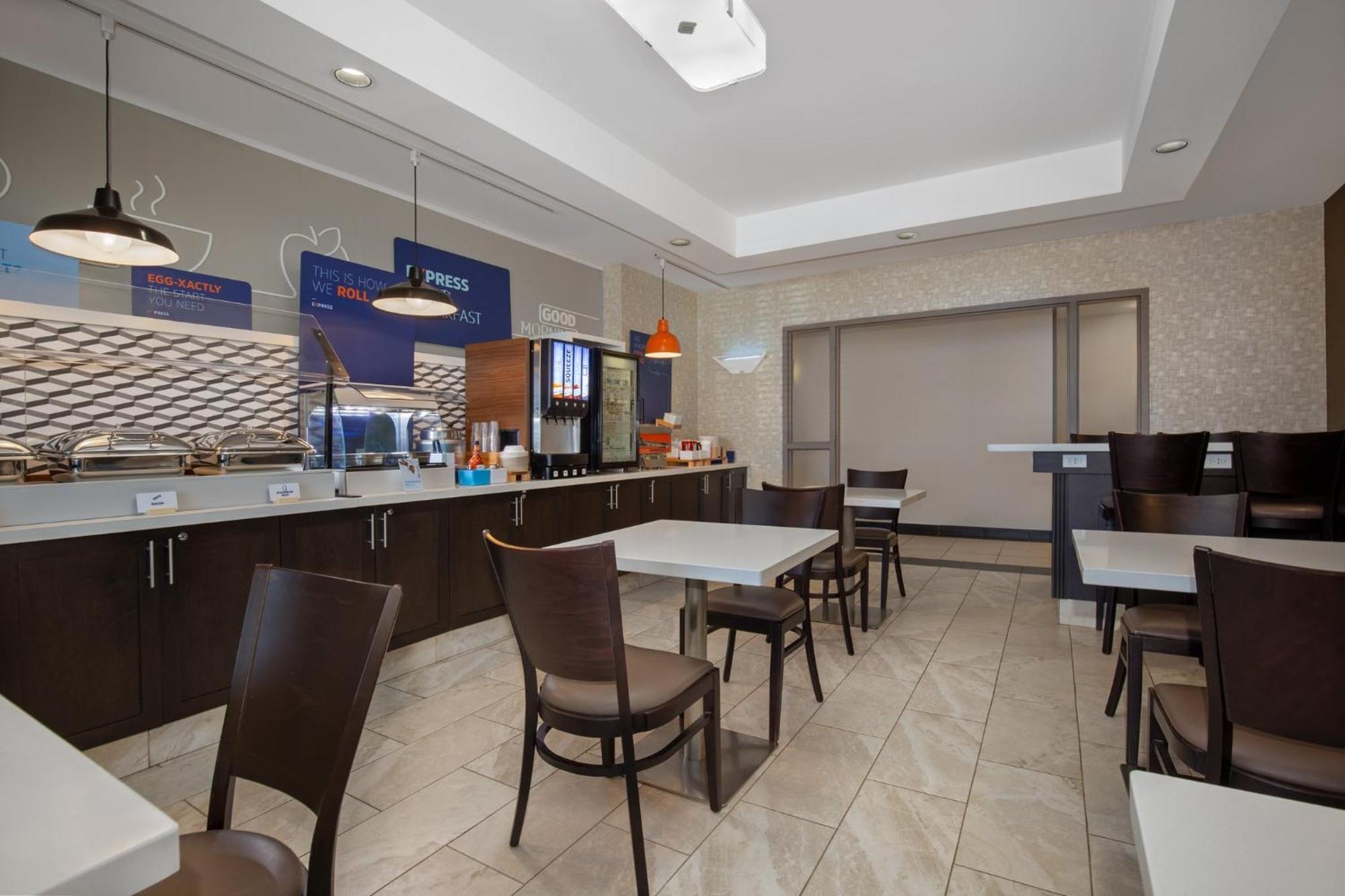 Holiday Inn Express Hotel & Suites Barrie By Ihg Экстерьер фото