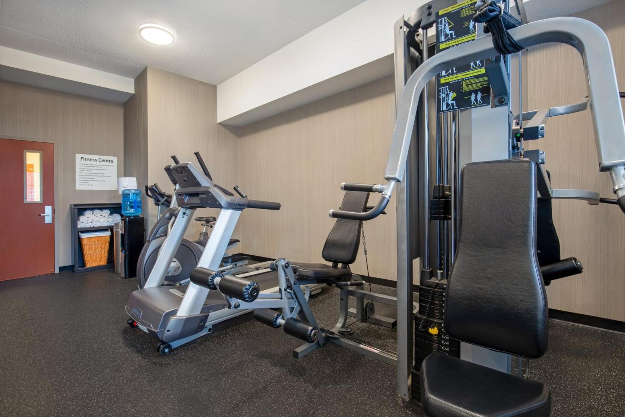 Holiday Inn Express Hotel & Suites Barrie By Ihg Экстерьер фото