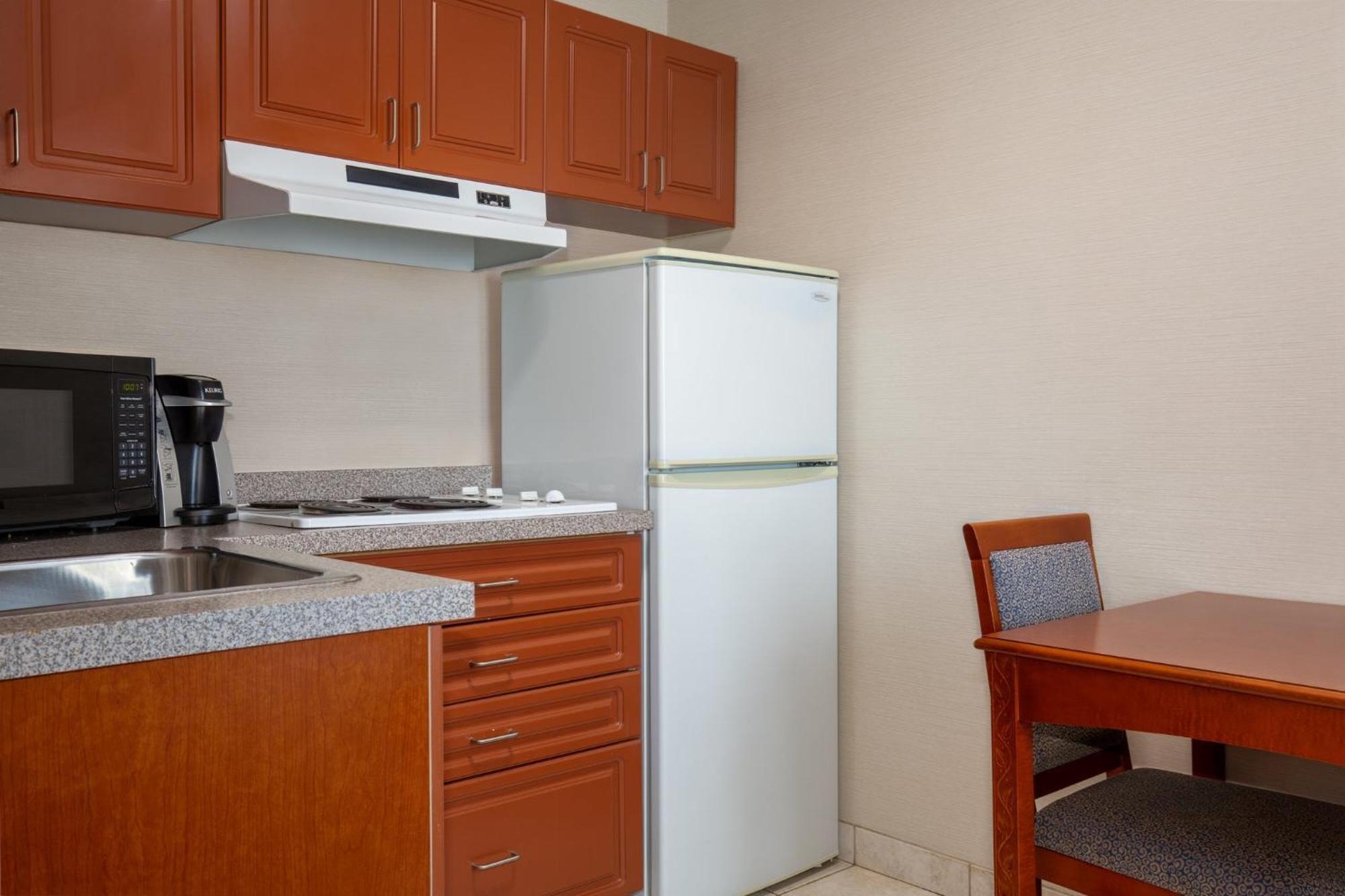 Holiday Inn Express Hotel & Suites Barrie By Ihg Экстерьер фото