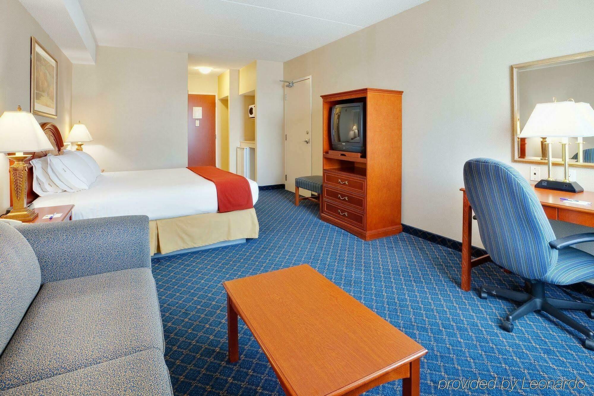 Holiday Inn Express Hotel & Suites Barrie By Ihg Экстерьер фото